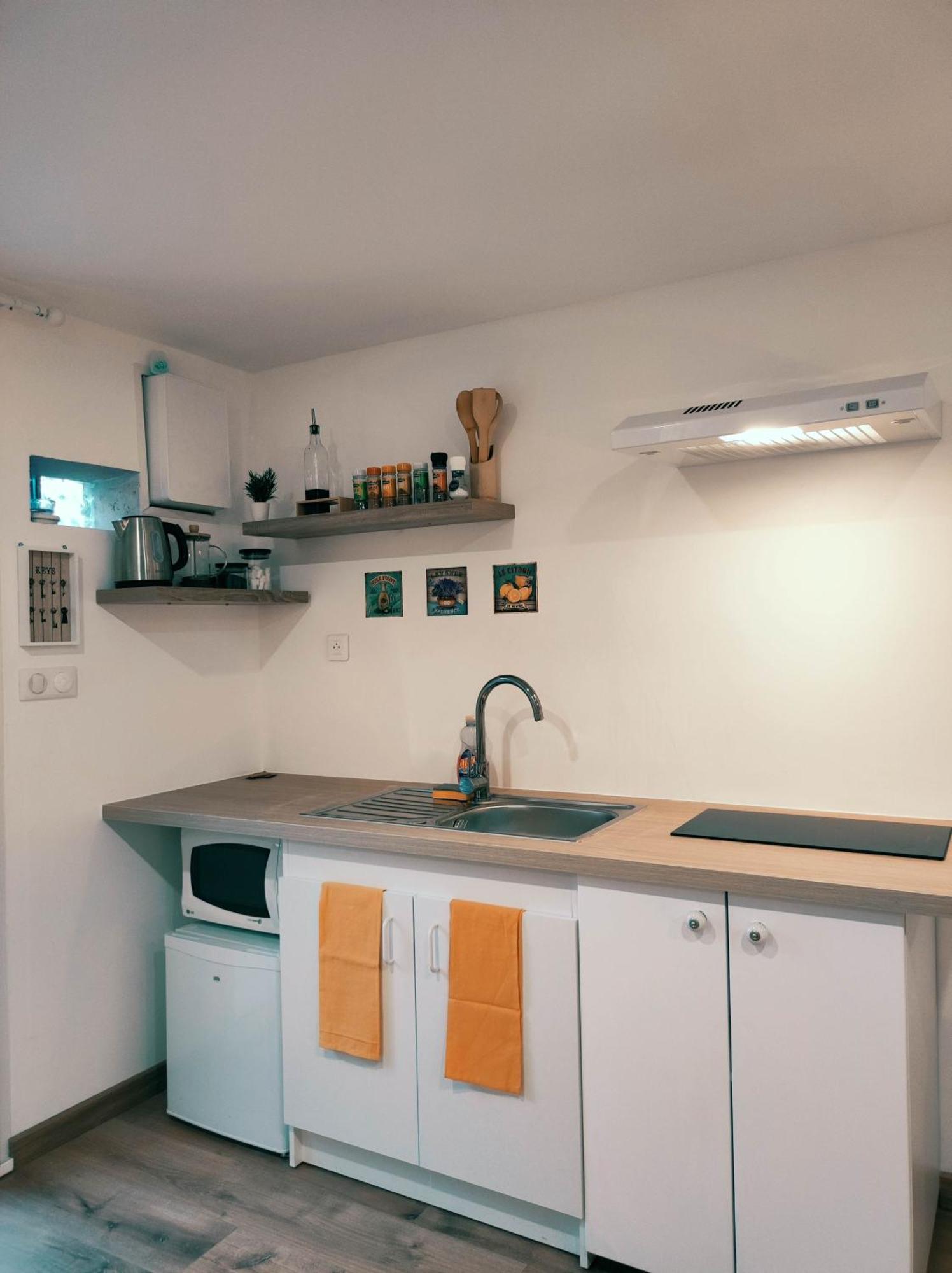 Studio Avec Clim Et Terrasse Proche Du Centre Ville D'Avignon Pokoj fotografie